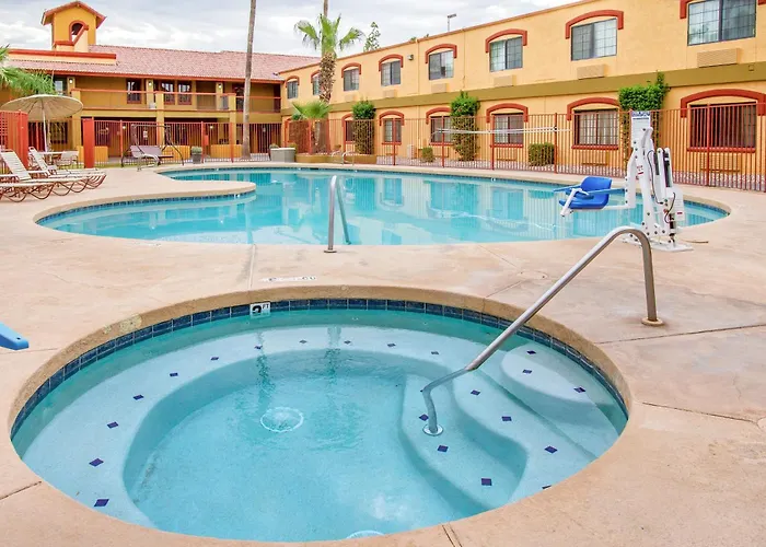 Quality & - Phoenix West 3*