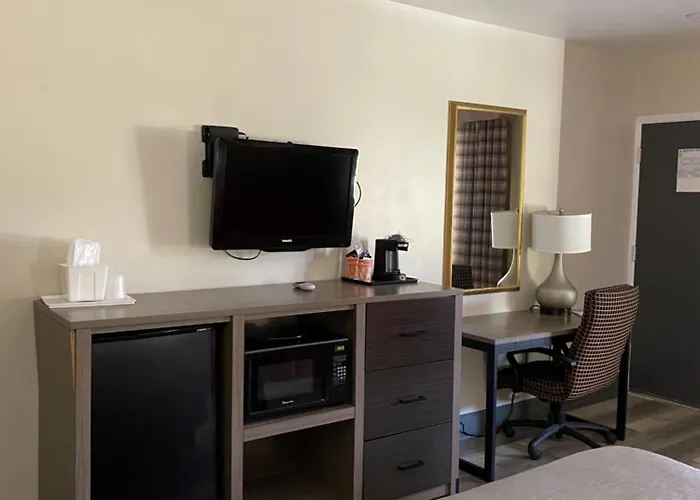 Quality & - Phoenix West 3*