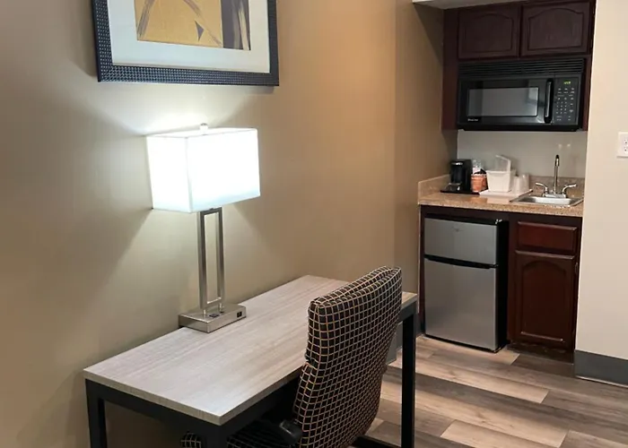 Quality & - Phoenix West 3* Goodyear