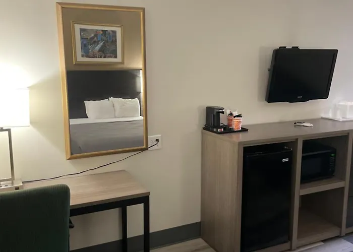 Quality & - Phoenix West Hotel 3*