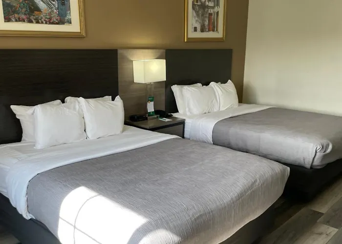 Hotel Quality & - Phoenix West 3*