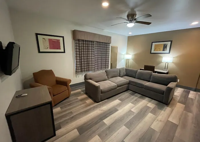 Quality & - Phoenix West 3*
