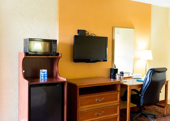 Quality & - Phoenix West Hotel
