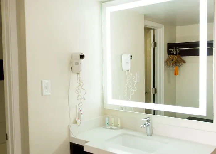 Hotel Quality & - Phoenix West 3*