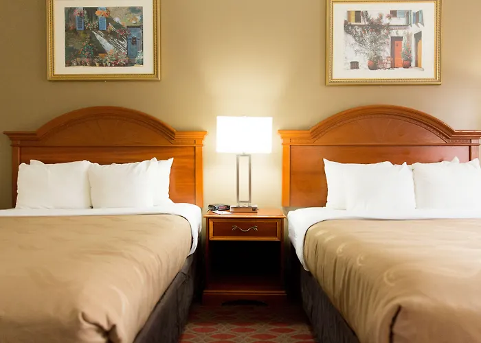 Hotel Quality & - Phoenix West 3*