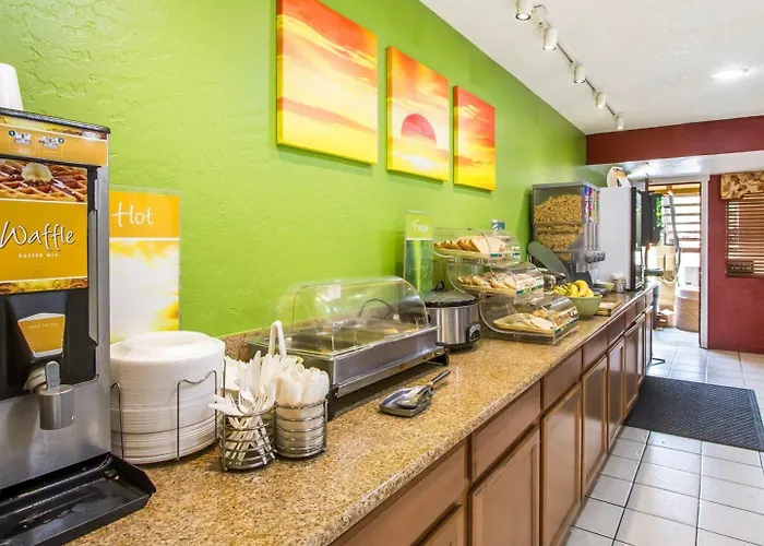 Quality & - Phoenix West Hotel