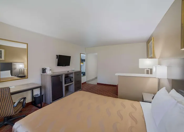 Quality & - Phoenix West 3* Goodyear