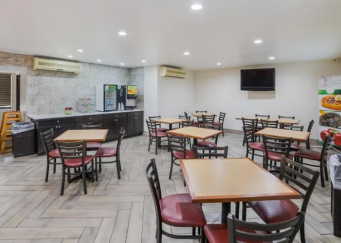Quality & - Phoenix West Hotel